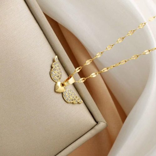 Elegáns Angyalszárny nyaklánc szívvel